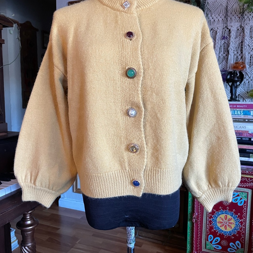 Vintage pastel yellow sweater